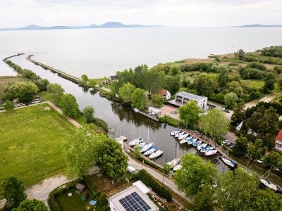 Port restaurant & hotel (Balatonmáriafürdő)