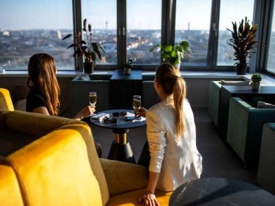 Exploré Restaurant & Sky Bar