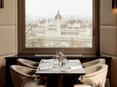 Láng restaurant (Hilton Budapest)