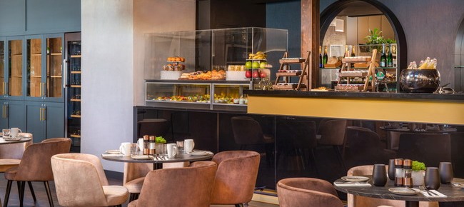 Axis Café & Lounge (Crowne Plaza****) 8