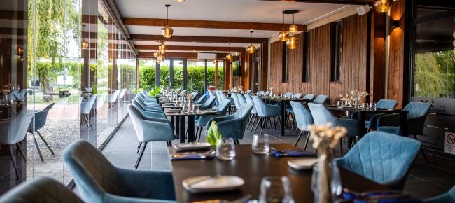 Port restaurant & hotel (Balatonmáriafürdő)