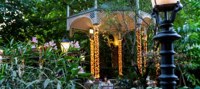 Gundel Cafe Patisserie Restaurant 10